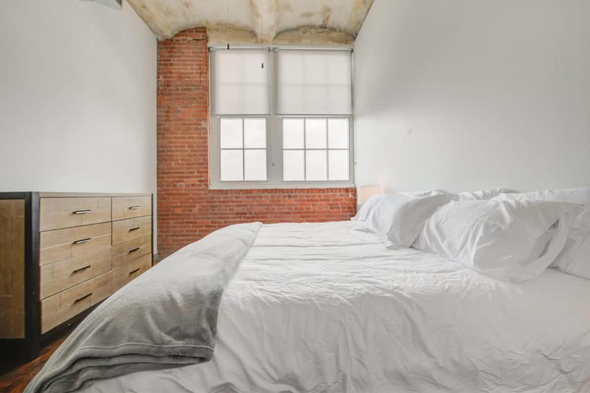 2Br 2Ba Spacious Historic Loft With Gym By Envitae 캔자스시티 외부 사진