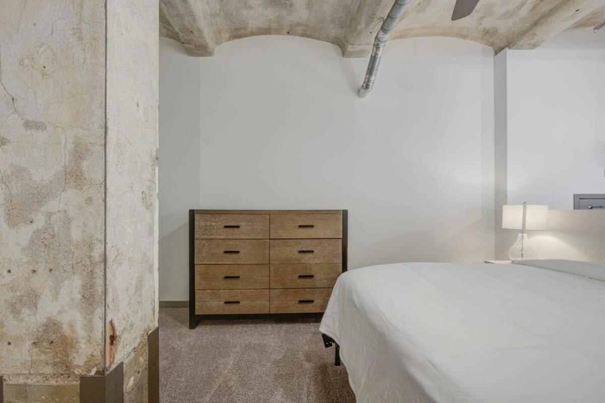 2Br 2Ba Spacious Historic Loft With Gym By Envitae 캔자스시티 외부 사진