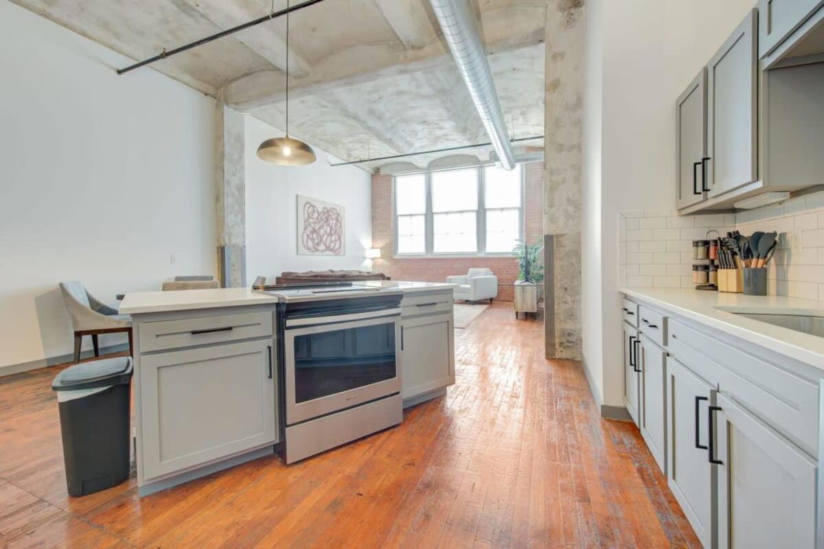 2Br 2Ba Spacious Historic Loft With Gym By Envitae 캔자스시티 외부 사진
