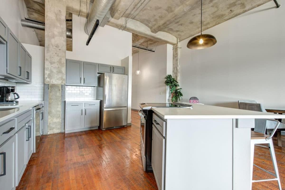 2Br 2Ba Spacious Historic Loft With Gym By Envitae 캔자스시티 외부 사진
