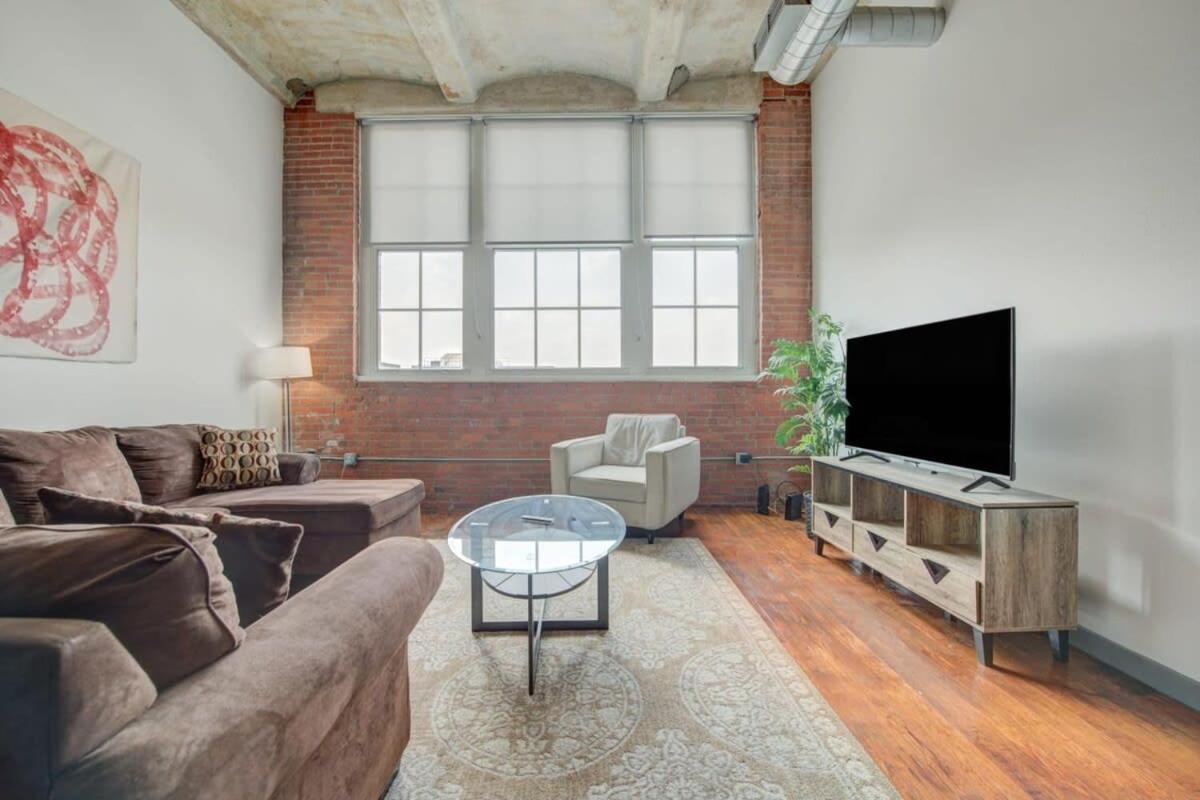 2Br 2Ba Spacious Historic Loft With Gym By Envitae 캔자스시티 외부 사진